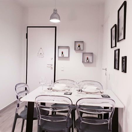 Beautiful Brand New Apartment Seaside Athens Ngoại thất bức ảnh