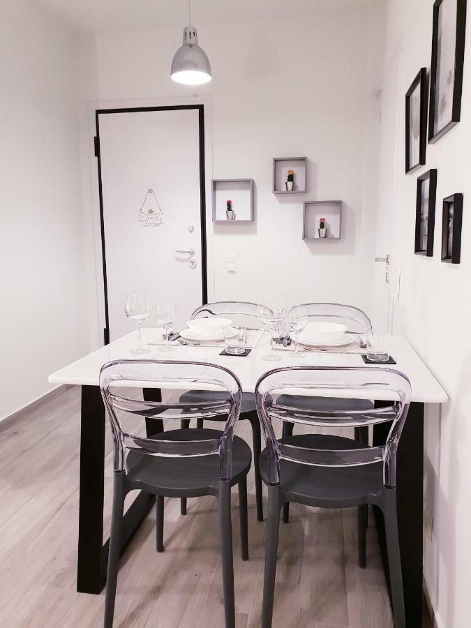 Beautiful Brand New Apartment Seaside Athens Ngoại thất bức ảnh