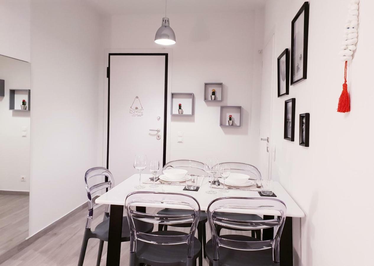 Beautiful Brand New Apartment Seaside Athens Ngoại thất bức ảnh